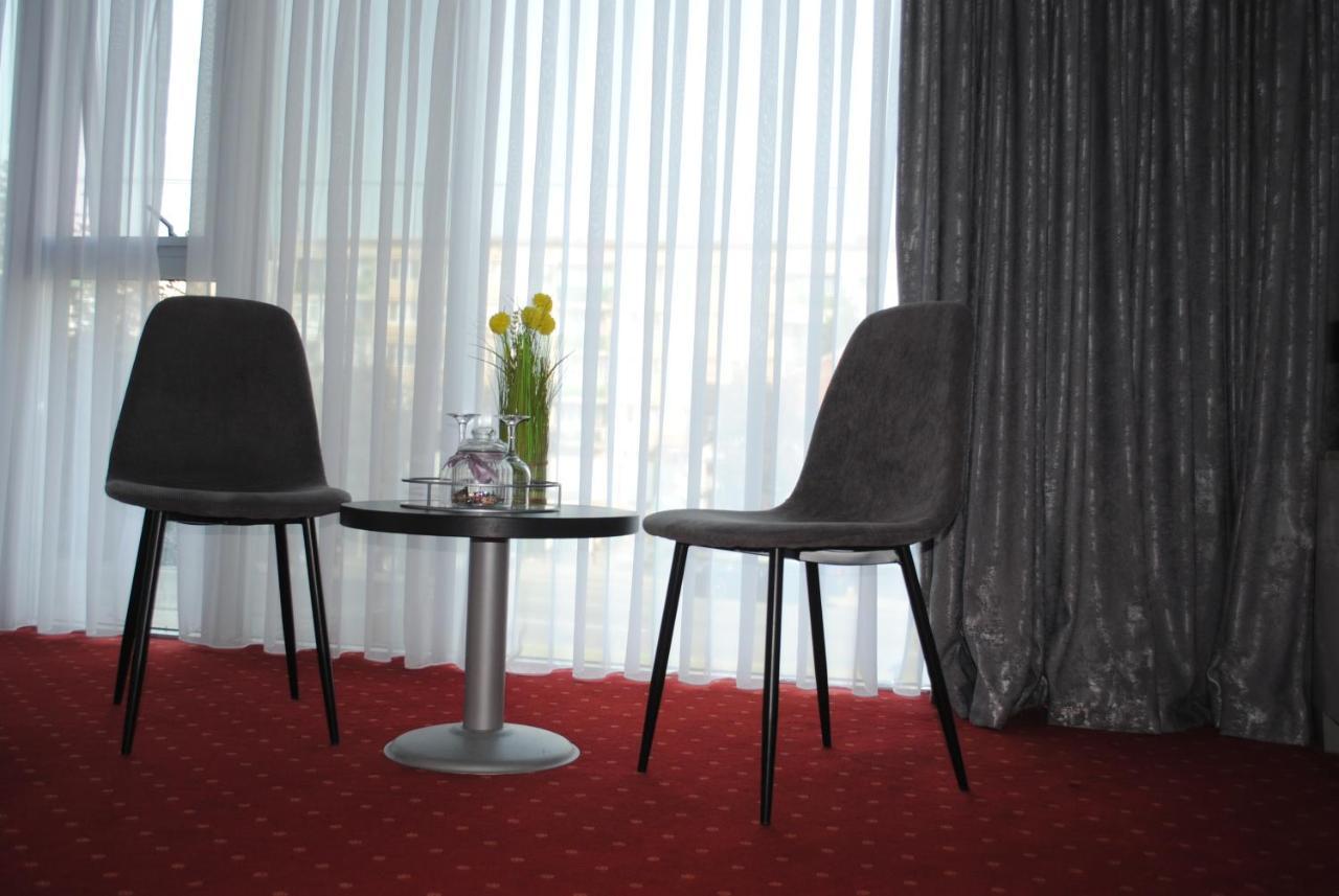 Hotel Corona Drobeta Turnu Severin Exteriér fotografie