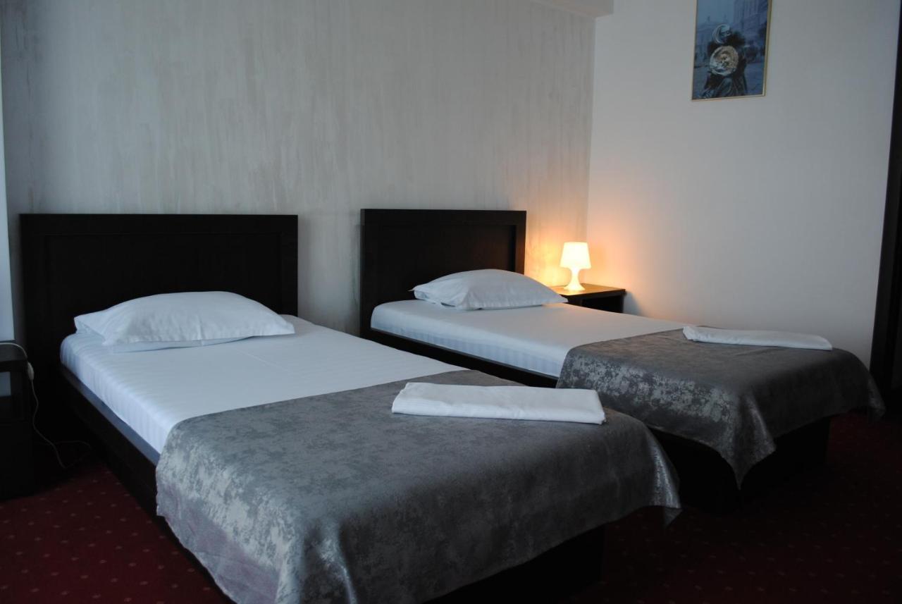 Hotel Corona Drobeta Turnu Severin Exteriér fotografie