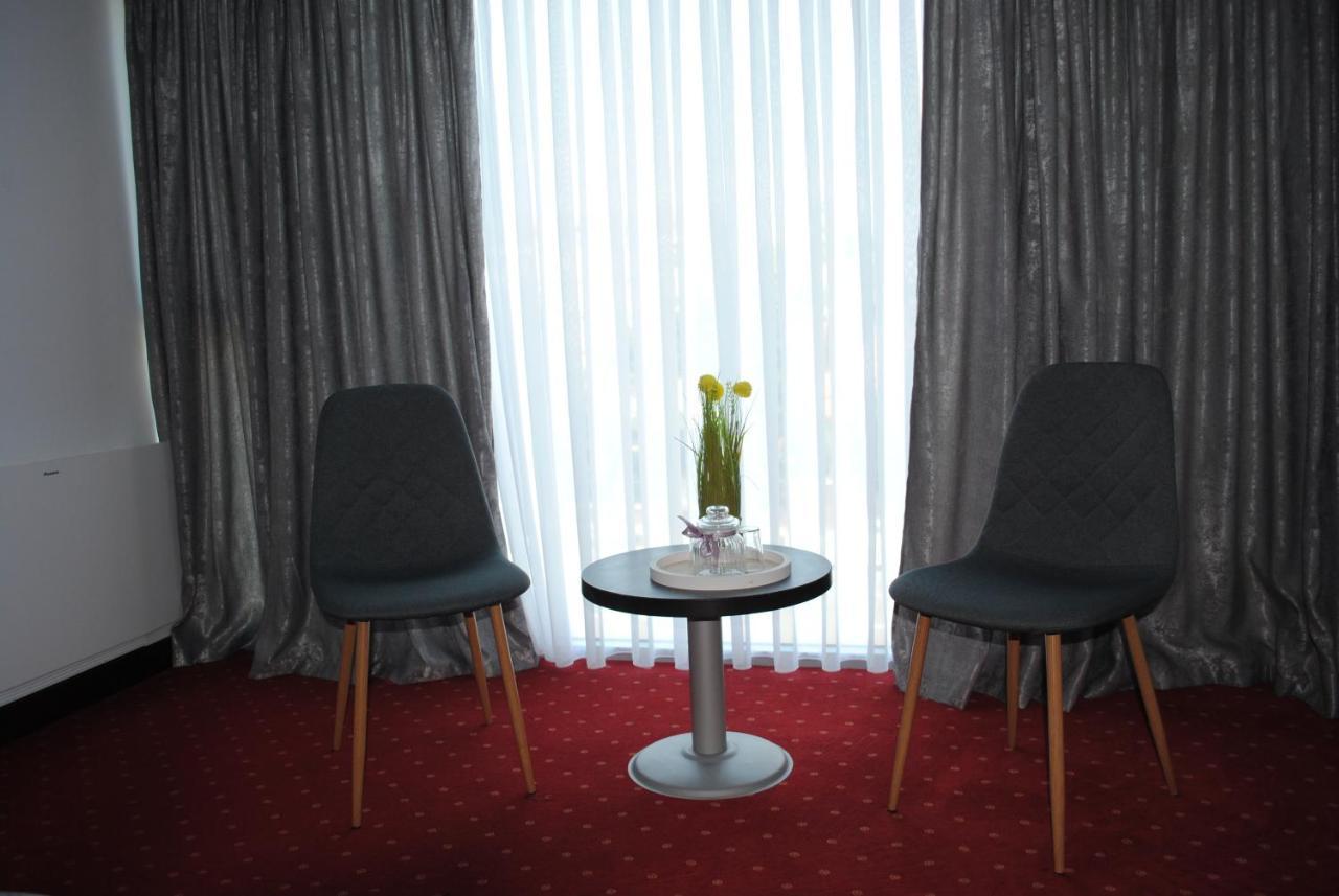 Hotel Corona Drobeta Turnu Severin Exteriér fotografie