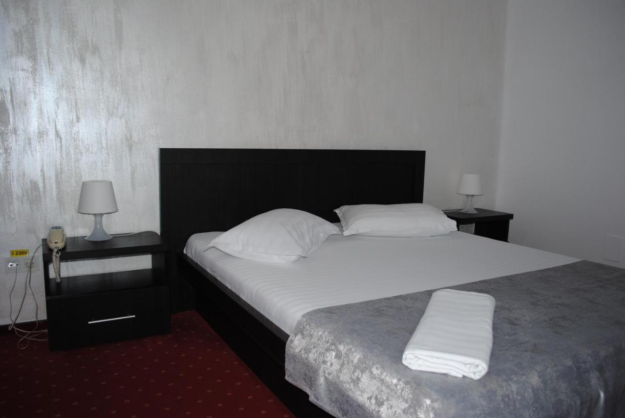 Hotel Corona Drobeta Turnu Severin Exteriér fotografie