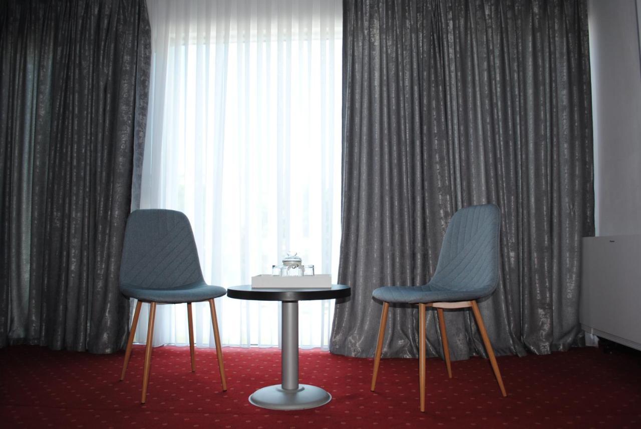 Hotel Corona Drobeta Turnu Severin Exteriér fotografie