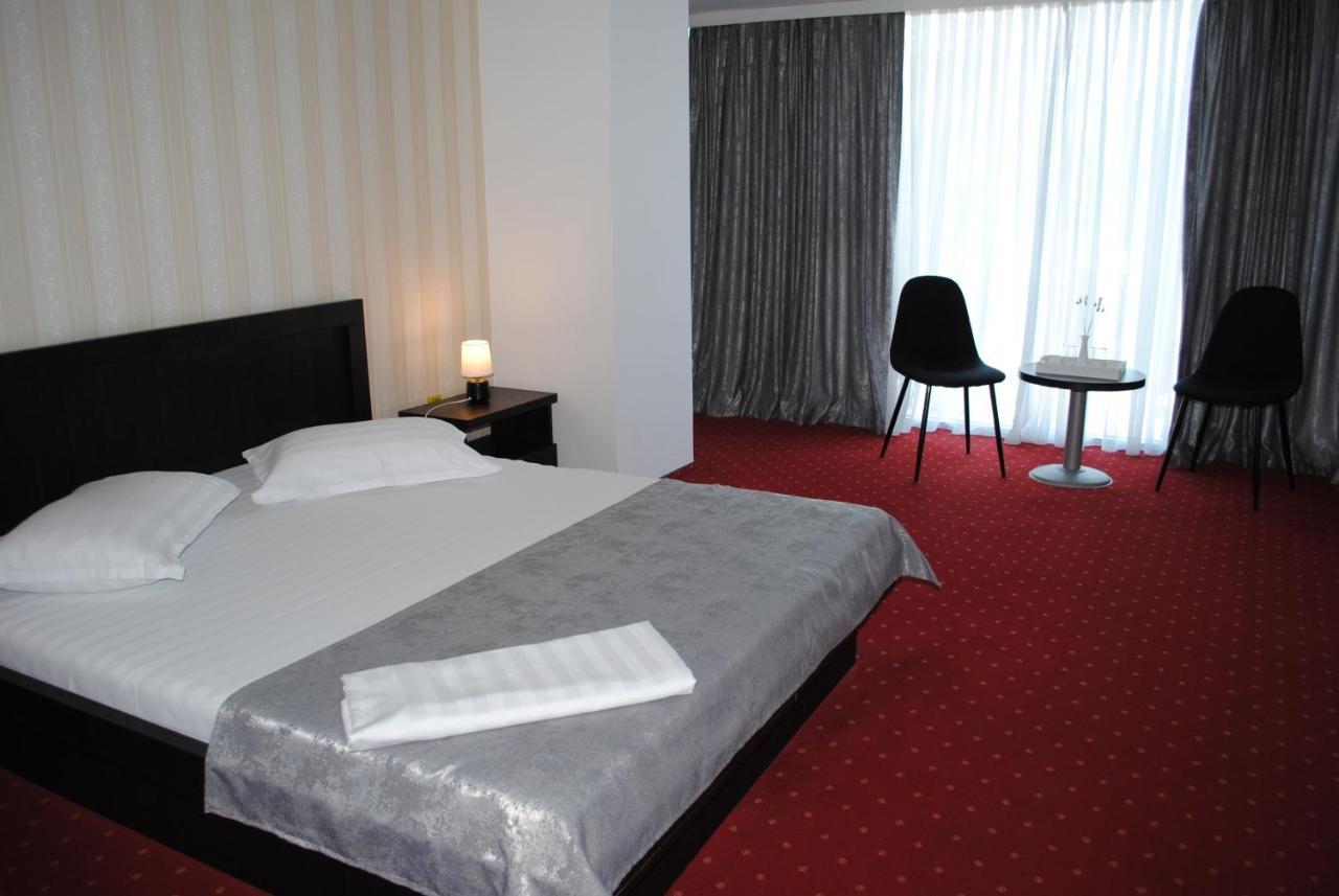 Hotel Corona Drobeta Turnu Severin Exteriér fotografie