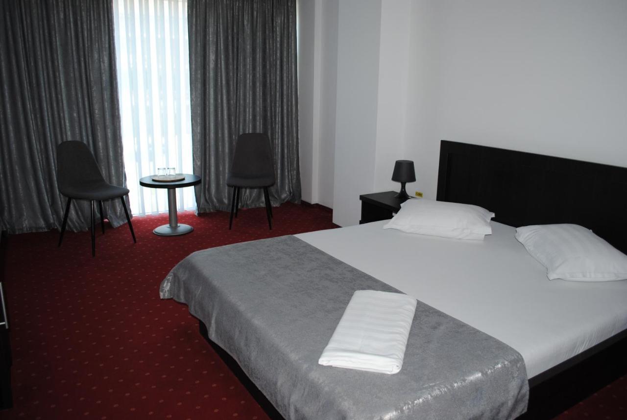 Hotel Corona Drobeta Turnu Severin Exteriér fotografie